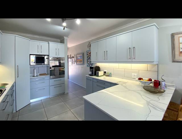 3 BEDROOM HOUSE FOR SALE IN PORT OWEN